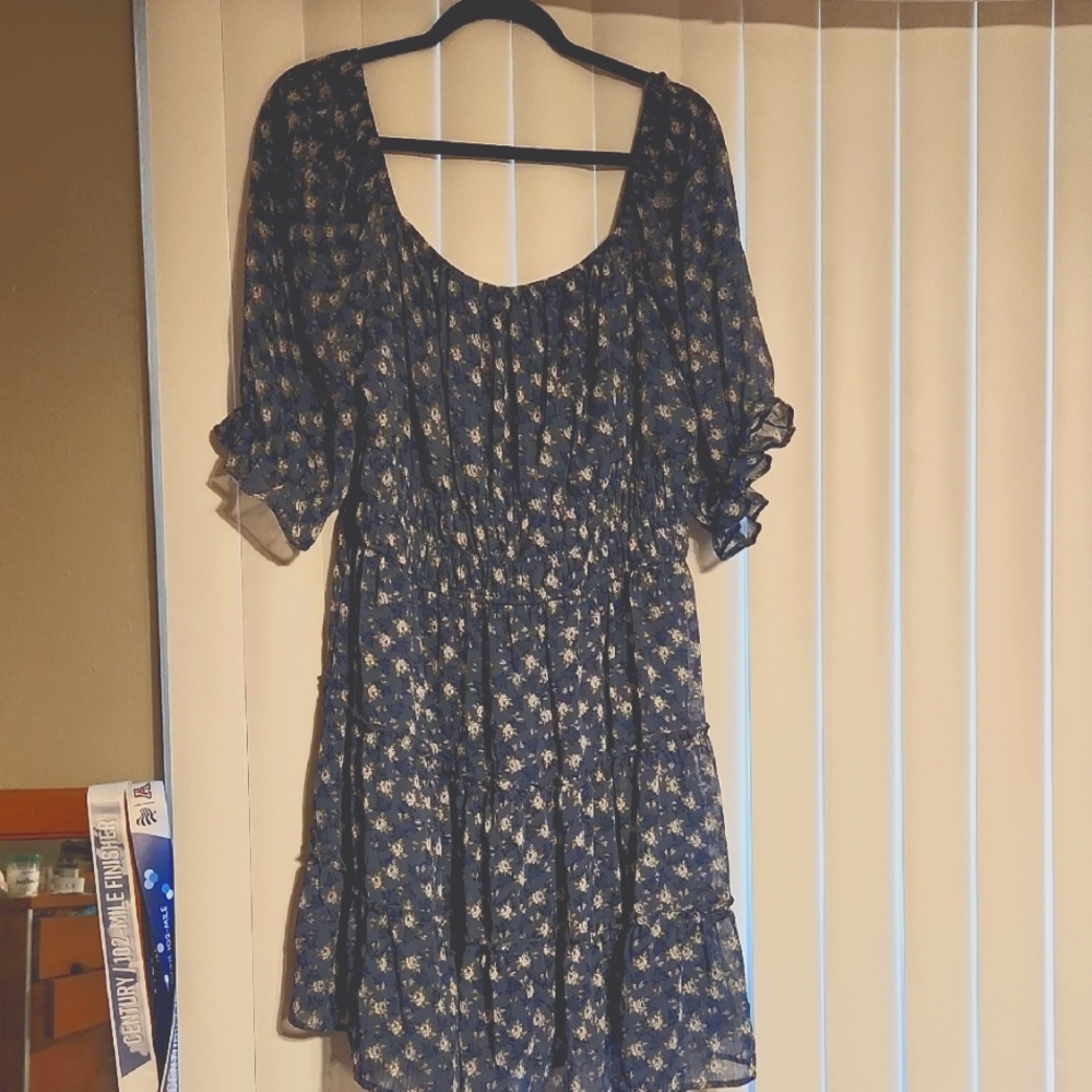 Steel Blue dress With Pretty Floral Pattern. SIZE 2x